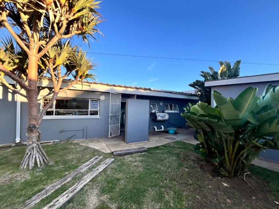 4 Bedroom Property for Sale in C Place Eastern Cape